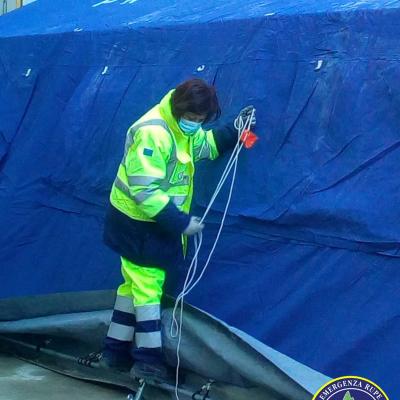 02.01.2022 Sistemazione Tenda Ospedale Pugliese Di Catanzaro 14
